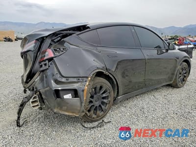 Trzecie zdjęcie samochodu z tyłu: 2021 TESLA MODEL Y VIN:5YJYGDEE6MF215500 - miniatura