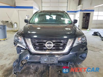 Piąte zdjęcie samochodu w środku: 2019 NISSAN PATHFINDER S VIN:5N1DR2MM2KC597164 - miniatura