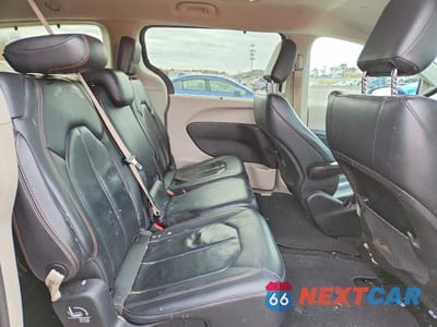 Zdjęcie 11 z 13 samochodu: 2019 CHRYSLER PACIFICA TOURING L VIN:2C4RC1BG7KR550559 - miniatura