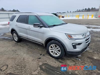 Czwarte zdjęcie samochodu z boku: 2018 FORD EXPLORER XLT VIN:1FM5K8D86JGC89663 - miniatura