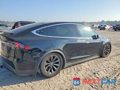 Trzecie zdjęcie samochodu z tyłu: 2017 TESLA MODEL X VIN:5YJXCDE26HF056769 - miniatura