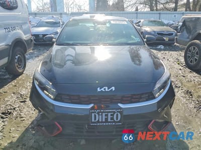 Piąte zdjęcie samochodu w środku: 2023 KIA FORTE GT-LINE VIN:3KPF54AD9PE601283 - miniatura