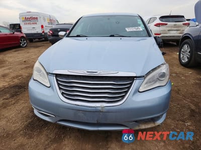 Piąte zdjęcie samochodu w środku: 2012 CHRYSLER 200 LIMITED VIN:1C3CCBCB3CN298097 - miniatura