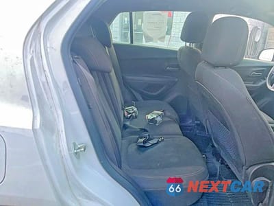 Zdjęcie 6 z 10 samochodu: 2018 CHEVROLET TRAX LS VIN:KL7CJNSB0JB583002 - miniatura