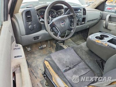 Zdjęcie 8 z 12 samochodu: 2011 GMC SIERRA K3500 VIN:1GD322CG5BF164996 - miniatura