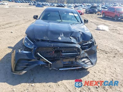 Piąte zdjęcie samochodu w środku: 2021 MERCEDES-BENZ E 350 4MATIC VIN:W1KZF8EB4MA959163 - miniatura