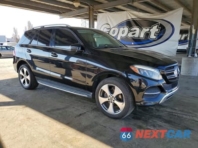 Czwarte zdjęcie samochodu z boku: 2017 MERCEDES-BENZ GLE 350 4MATIC VIN:4JGDA5HB1HA964867 - miniatura