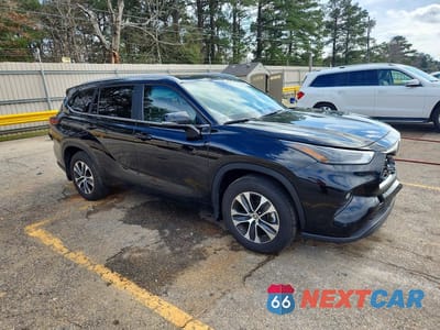 Czwarte zdjęcie samochodu z boku: 2025 TOYOTA HIGHLANDER XLE VIN:5TDKDRAHXSS554071 - miniatura