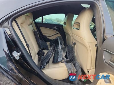 Zdjęcie 10 z 12 samochodu: 2014 MERCEDES-BENZ CLA 250 VIN:WDDSJ4EB6EN033611 - miniatura