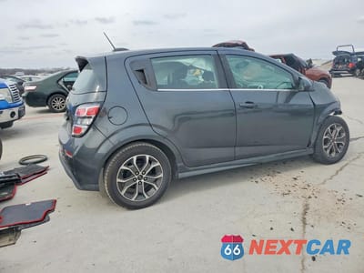 Trzecie zdjęcie samochodu z tyłu: 2018 CHEVROLET SONIC LT VIN:1G1JD6SH7J4101358 - miniatura