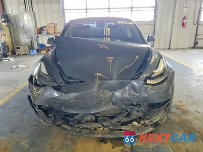 Piąte zdjęcie samochodu w środku: 2023 TESLA MODEL 3 VIN:5YJ3E1EA2PF640714 - miniatura