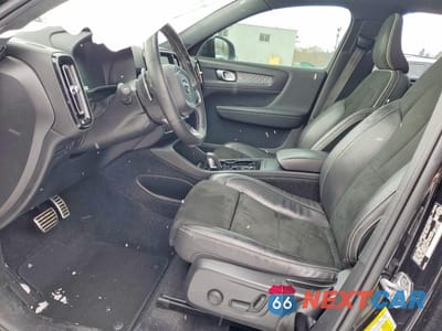 Zdjęcie 7 z 13 samochodu: 2020 VOLVO XC40 T5 R-DESIGN VIN:YV4162UM0L2337558 - miniatura
