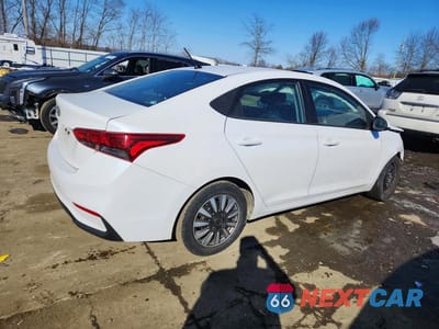 Trzecie zdjęcie samochodu z tyłu: 2021 HYUNDAI ACCENT SE VIN:3KPC24A68ME131269 - miniatura
