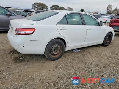 Trzecie zdjęcie samochodu z tyłu: 2011 TOYOTA CAMRY BASE VIN:4T4BF3EK9BR103028 - miniatura