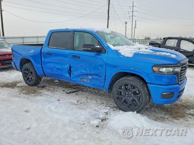 Czwarte zdjęcie samochodu z boku: 2025 RAM 1500 LARAMIE VIN:1C6SRFJPXSN719878 - miniatura