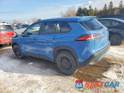 Drugie zdjęcie samochodu z przodu: 2026 TOYOTA COROLLA CROSS LE VIN:7MUCAAAGXTV156405 - miniatura