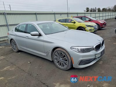 Czwarte zdjęcie samochodu z boku: 2019 BMW 530XE VIN:WBAJB1C5XKB376270 - miniatura