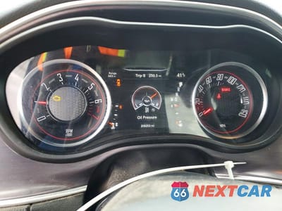 Zdjęcie 9 z 12 samochodu: 2017 DODGE CHALLENGER SXT VIN:2C3CDZAG0HH555320 - miniatura