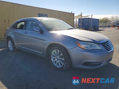 Czwarte zdjęcie samochodu z boku: 2013 CHRYSLER 200 TOURING VIN:1C3CCBBB0DN766273 - miniatura