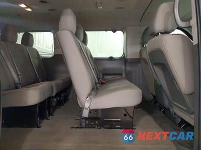 Zdjęcie 11 z 12 samochodu: 2015 NISSAN NV 3500 S VIN:5BZAF0AA2FN851223 - miniatura