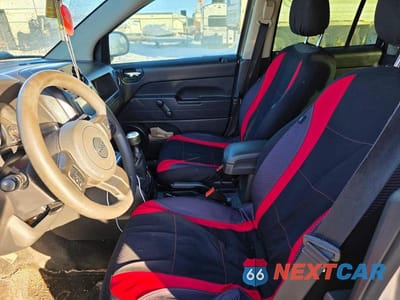 Piąte zdjęcie samochodu w środku: 2013 JEEP COMPASS VIN:1C4NJCAB1DD116245 - miniatura