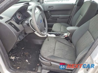 Zdjęcie 7 z 11 samochodu: 2010 FORD FOCUS SE VIN:1FAHP3FN4AW112002 - miniatura