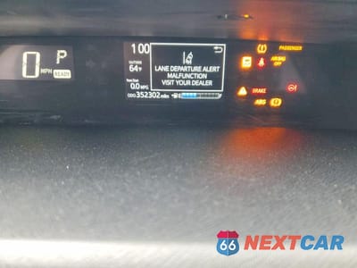 Zdjęcie 9 z 12 samochodu: 2018 TOYOTA PRIUS C VIN:JTDKDTB38J1606258 - miniatura