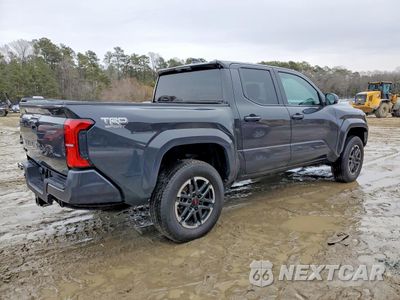 Trzecie zdjęcie samochodu z tyłu: 2024 TOYOTA TACOMA VIN:3TMLB5JN7RM033876 - miniatura
