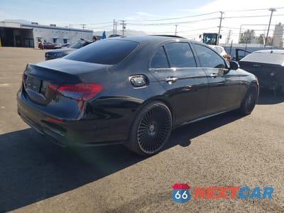 Trzecie zdjęcie samochodu z tyłu: 2021 MERCEDES-BENZ E 350 VIN:W1KZF8DB0MA946038 - miniatura