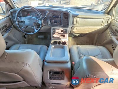 Zdjęcie 8 z 12 samochodu: 2005 GMC YUKON XL K1500 VIN:1GKFK16Z45J251013 - miniatura