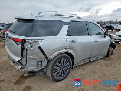 Trzecie zdjęcie samochodu z tyłu: 2024 NISSAN PATHFINDER SL VIN:5N1DR3CB8RC295989 - miniatura