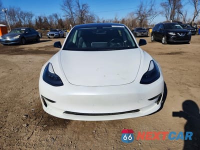 Piąte zdjęcie samochodu w środku: 2023 TESLA MODEL 3 VIN:5YJ3E1EAXPF486382 - miniatura