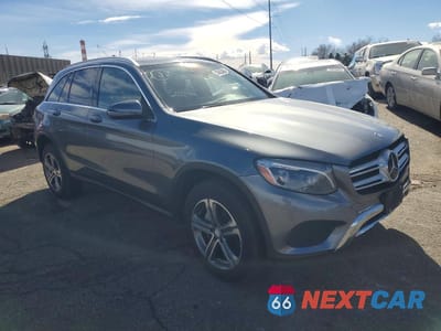 Czwarte zdjęcie samochodu z boku: 2016 MERCEDES-BENZ GLC 300 4MATIC VIN:WDC0G4KB2GF088617 - miniatura