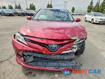 Piąte zdjęcie samochodu w środku: 2019 TOYOTA CAMRY HYBRID LE VIN:4T1B31HK3KU512161 - miniatura