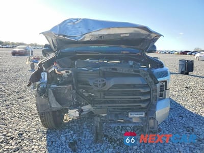 Piąte zdjęcie samochodu w środku: 2025 TOYOTA TUNDRA SR5 VIN:5TFLA5AB5SX045131 - miniatura