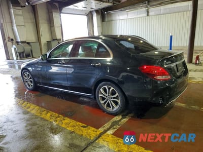 Drugie zdjęcie samochodu z przodu: 2018 MERCEDES-BENZ C 300 VIN:55SWF4JBXJU258365 - miniatura