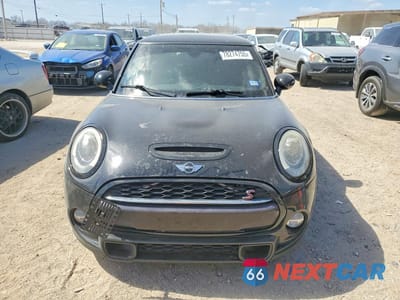 Piąte zdjęcie samochodu w środku: 2018 MINI COOPER S VIN:WMWXP7C50J3B95303 - miniatura