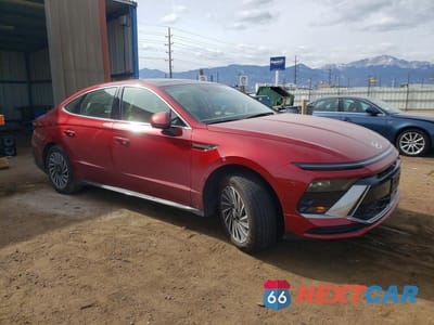Czwarte zdjęcie samochodu z boku: 2025 HYUNDAI SONATA HYBRID VIN:KMHL54JJ1SA126003 - miniatura