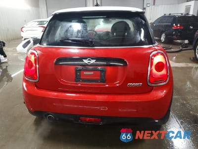 Zdjęcie 6 z 11 samochodu: 2018 MINI COOPER VIN:WMWXP5C53J2G63292 - miniatura