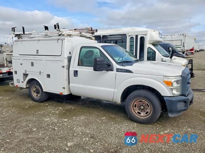 Czwarte zdjęcie samochodu z boku: 2013 FORD F350 SUPER DUTY UTILITY / SERVICE TRUCK VIN:1FDRF3A67DEB92452 - miniatura