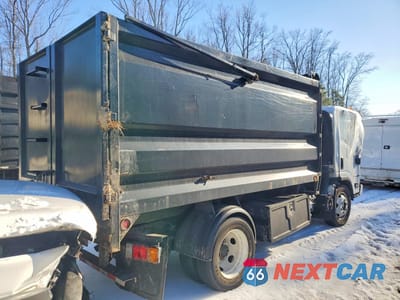 Trzecie zdjęcie samochodu z tyłu: 2024 ISUZU NPR HD DUMP TRUCK VIN:54DC4W1D6RS200500 - miniatura