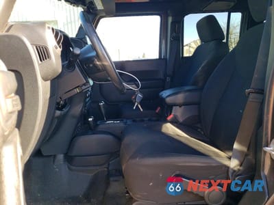 Zdjęcie 7 z 12 samochodu: 2016 JEEP WRANGLER UNLIMITED SPORT VIN:1C4BJWDG1GL167623 - miniatura
