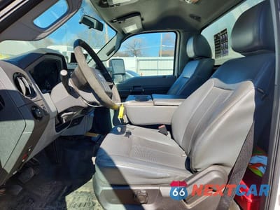 Zdjęcie 7 z 12 samochodu: 2013 FORD F350 SUPER DUTY BOX TRUCK VIN:1FDRF3G63DEA20295 - miniatura