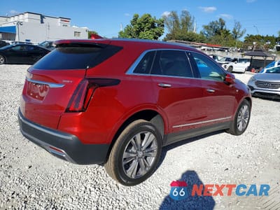 Trzecie zdjęcie samochodu z tyłu: 2025 CADILLAC XT5 PREMIUM LUXURY VIN:1GYKNDR4XSZ128102 - miniatura