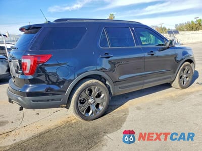 Trzecie zdjęcie samochodu z tyłu: 2018 FORD EXPLORER SPORT VIN:1FM5K8GT0JGC86631 - miniatura