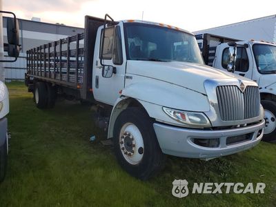 Czwarte zdjęcie samochodu z boku: 2013 INTERNATIONAL 4300 FLATBED TRUCK VIN:1HTMMAAL1DH183729 - miniatura