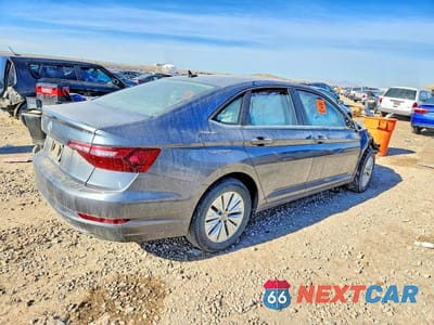 Trzecie zdjęcie samochodu z tyłu: 2020 VOLKSWAGEN JETTA S VIN:3VWC57BU7LM090771 - miniatura