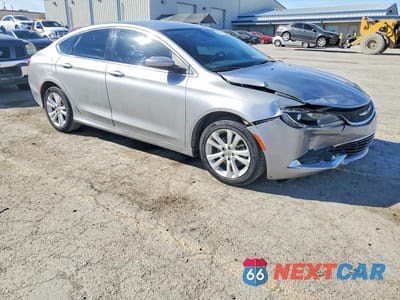 Czwarte zdjęcie samochodu z boku: 2015 CHRYSLER 200 LIMITED VIN:1C3CCCAB0FN631711 - miniatura