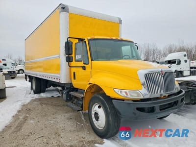 2018 INTERNATIONAL 4000 4300 - SEMI TRUCK 1HTMMMML0JH207365 - główne zdjęcie licytacji z USA - miniatura