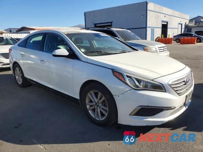 Czwarte zdjęcie samochodu z boku: 2016 HYUNDAI SONATA SE VIN:5NPE24AF7GH329799 - miniatura